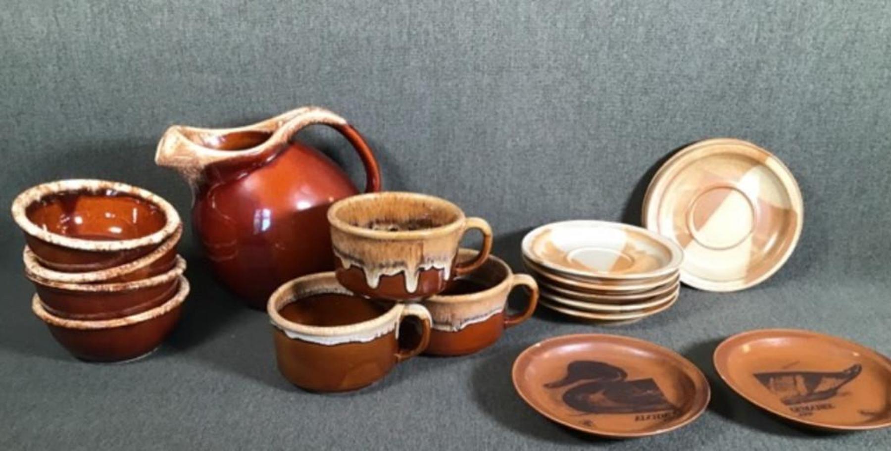 Image for Iron Mountain And Usa Pottery Lot