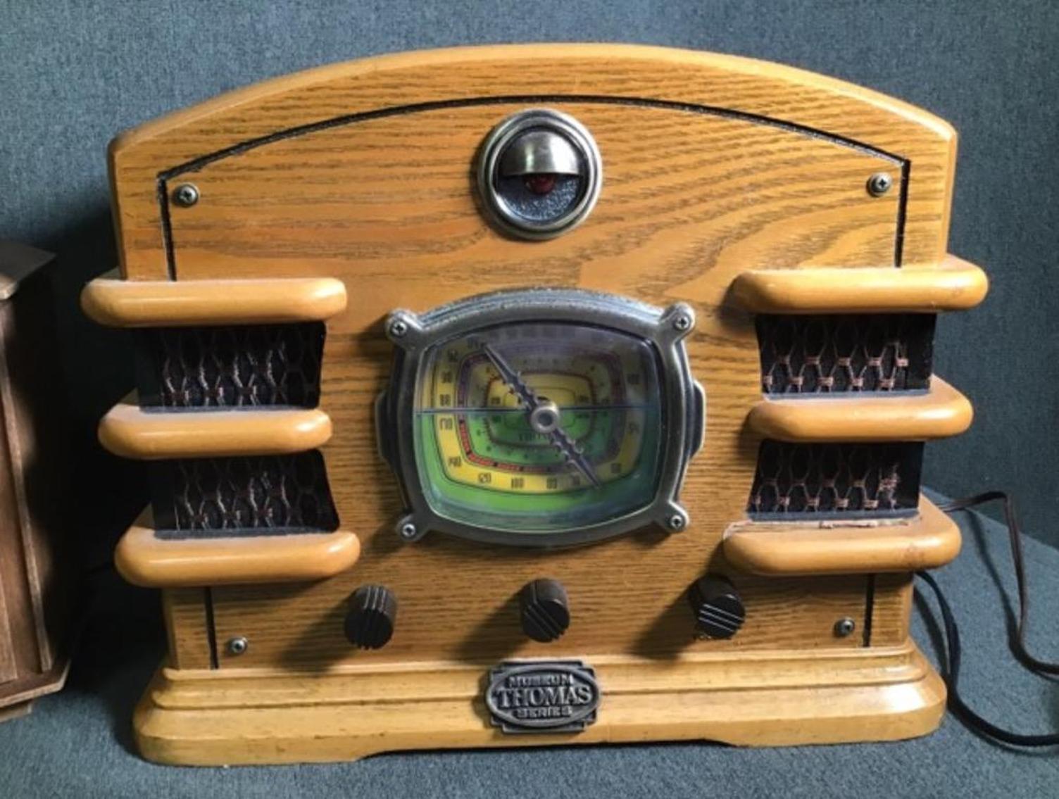 Image for Vintage And Vintage Look Radios