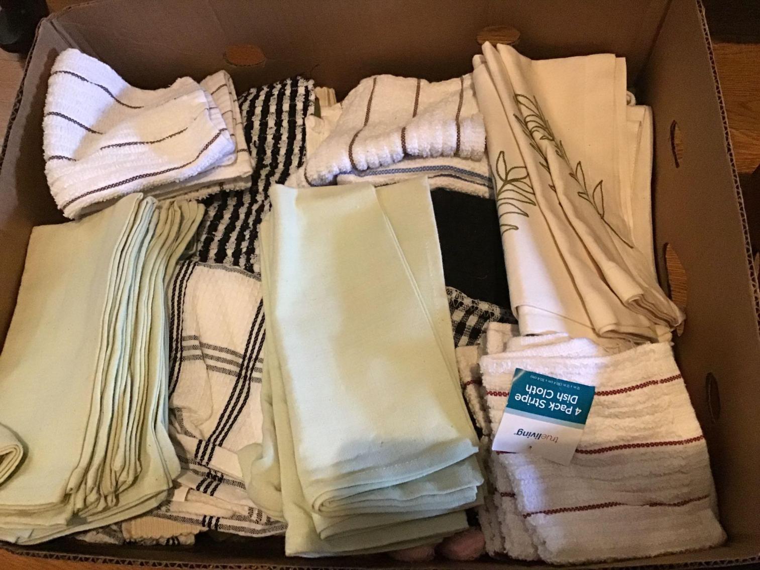 Image for Large Lot of Kitchen Linens