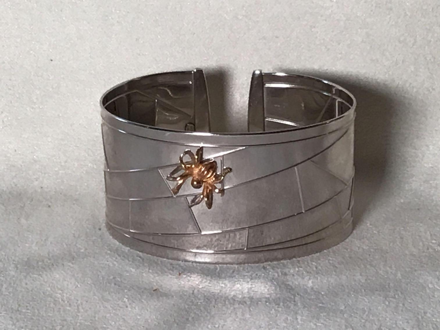 Image for 14 Kt White Gold Bracelet with Yellow Gold Spider  