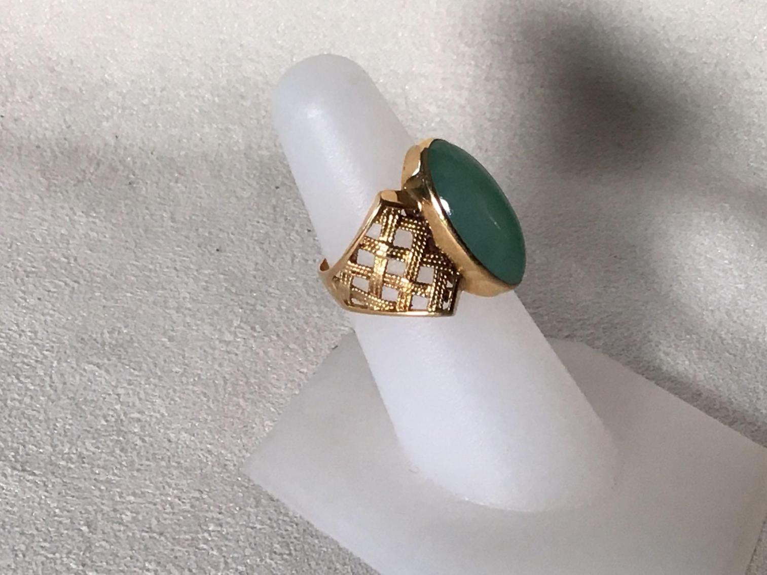 Image for 18 Kt Yellow Gold and Jade ring