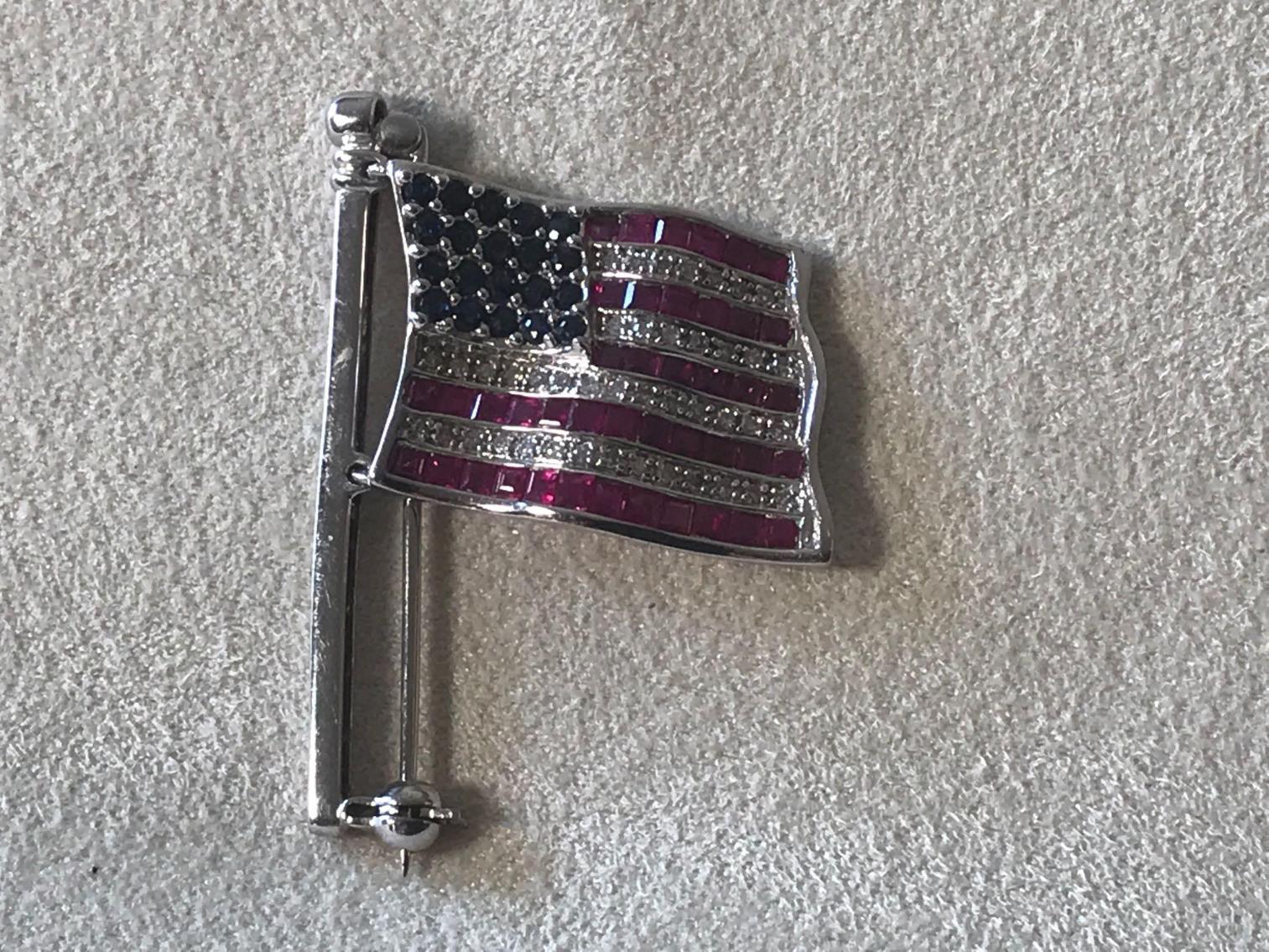 Image for 14 Kt Gold Flag Pin
