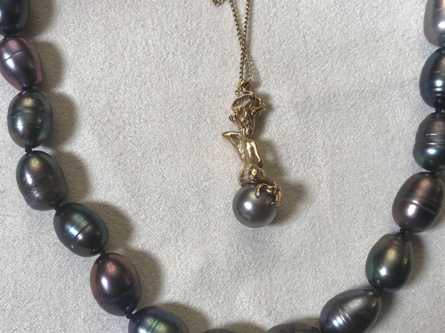 Image for Black Pearls and 14 kt Gold