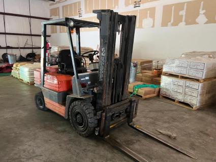toyota-three-stage-propane-side-to-side-shift-forklift-5961-hours