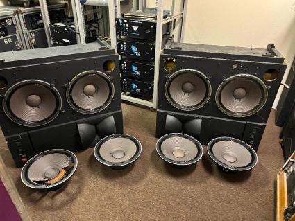 jbl-4435-studio-audio-speaker-boxes-with-4-extra-speakers-box-size-22x-9x17-whd
