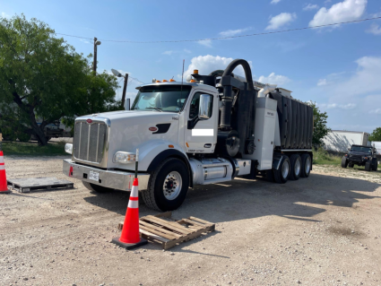 2019-peterbilt-567-tri-a-vacuum-truck