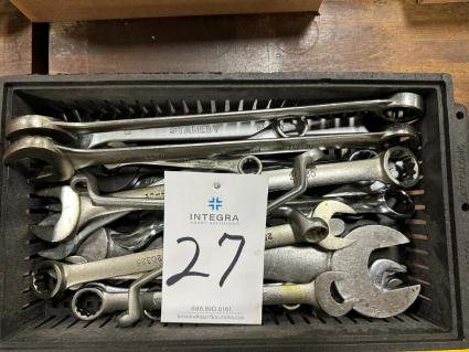lot-of-assorted-wrenches