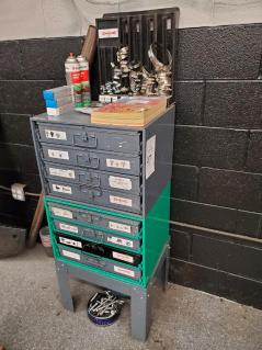 8-drawer-slide-rack-fastener-bins