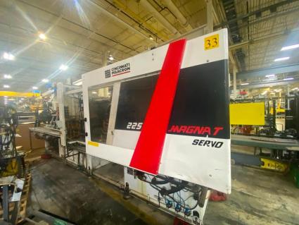 cincinnati-milacron-mts225-plastic-injection-molding-machine-out-of-service-disconnected