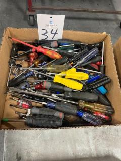 lot-of-assorted-screwdrivers