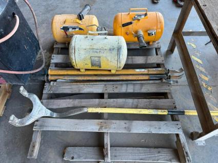 pallet-of-tire-changing-and-mounting-tools