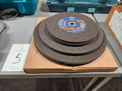 lot-of-assorted-abrasive-saw-blades