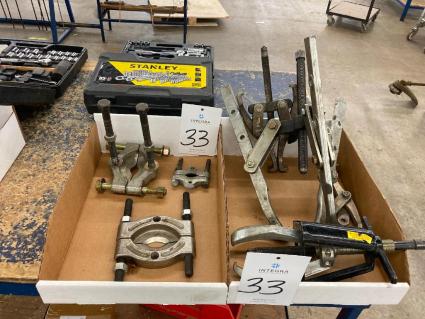 lot-of-assorted-gear-pullers-with-old-forge-nut-splitters