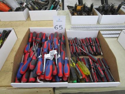 lot-of-slotted-screwdrivers