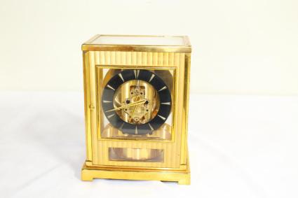 le-coultre-atmos-1975-15-jewel-swiss-made-clock-with-original-wood-box