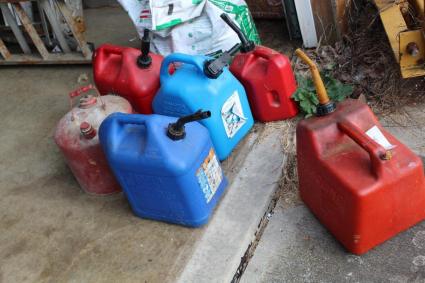 6-fuel-cans-1-new-bag-red-cedar-bedding-1-2-bag-peat-moss