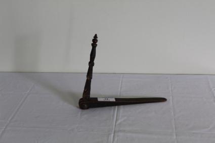 folding-door-stop-with-carved-handle-24-long
