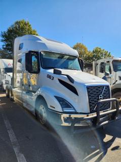 2020-volvo-model-vnl64t760-tall-extended-sleeper-455-hp-12-speed-auto-trans-12500-front