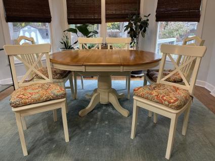 oval-pedestal-dining-table-and-4-chairs