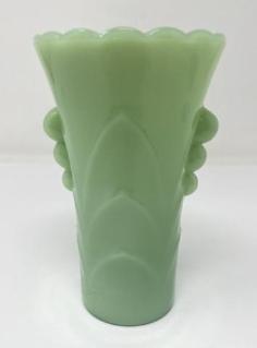 jadeite-bud-vase