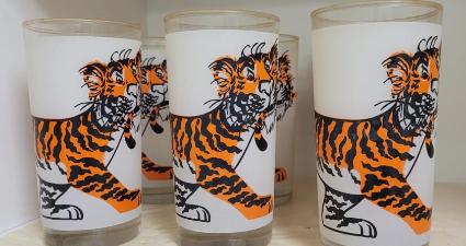set-of-six-c-1970-esso-tiger-beverage-glasses