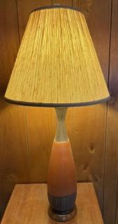 mid-century-ceramic-and-wood-lamp-2