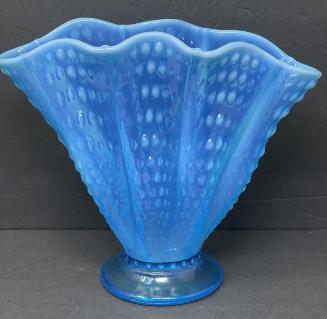 fenton-water-drop-pleated-fan-vase