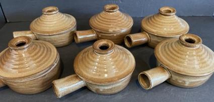 cormium-glazed-brown-stoneware-handled-bowl
