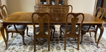 queen-anne-style-dining-table-and-6-chairs