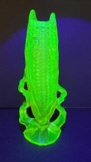 unique-vaseline-glass-corn-vase