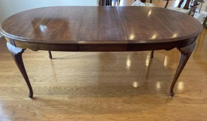 american-of-martinsville-oval-dining-table