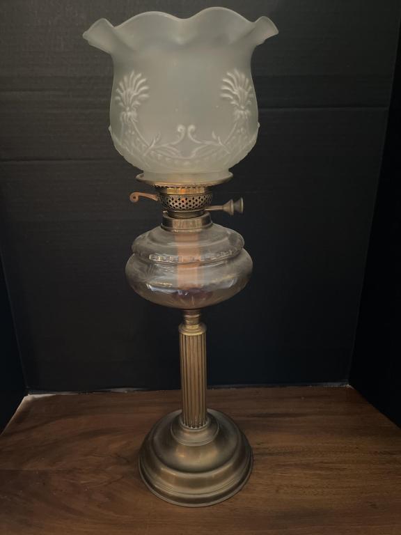 antique-victorian-kerosene-wide-wick-table-lamp