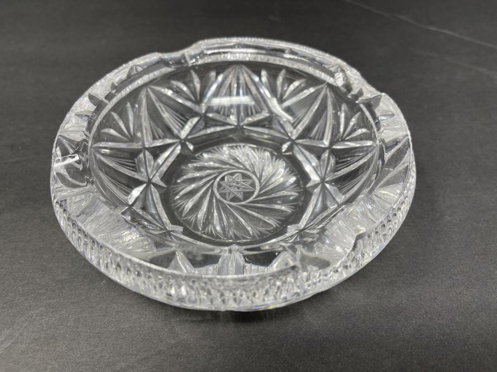 vintage-cut-glass-pinwheel-ashtray