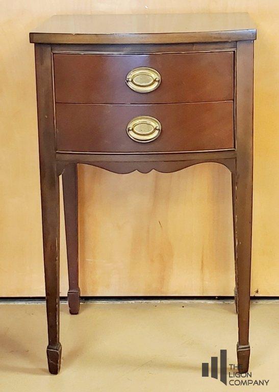 thomasville-mahogany-bow-front-accent-table