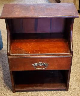 vintage-traditional-mahogany-nightstand-w-drawer