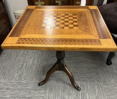 pedestal-chess-table